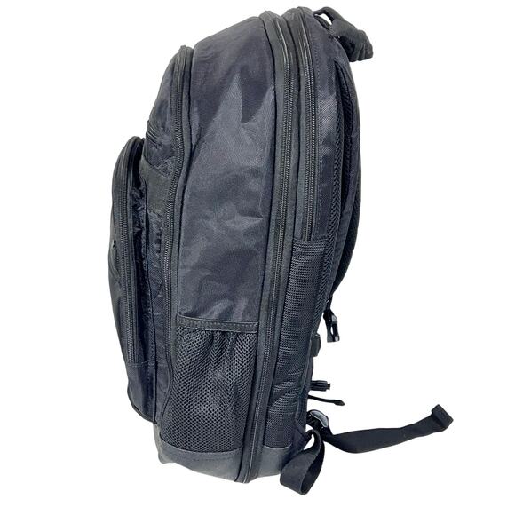 Targus Revolution Checkpoint-Friendly Backpack Safe Port 15.6 inch Used - Picture 3 of 13